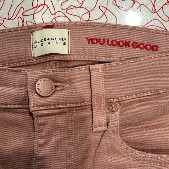 Like New Alice + Olivia Jeans in salmon pink - Picture 4 of 6